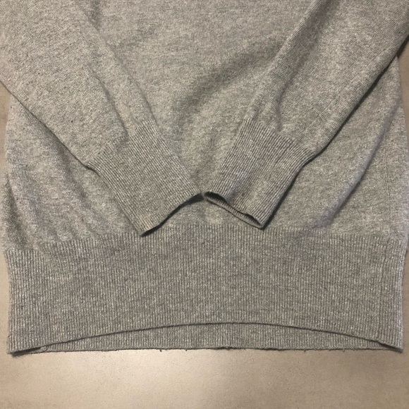 ARITZIA TALULA Cashmere Blend Scoop Neck Sweater in Grey - Picture 3 of 6